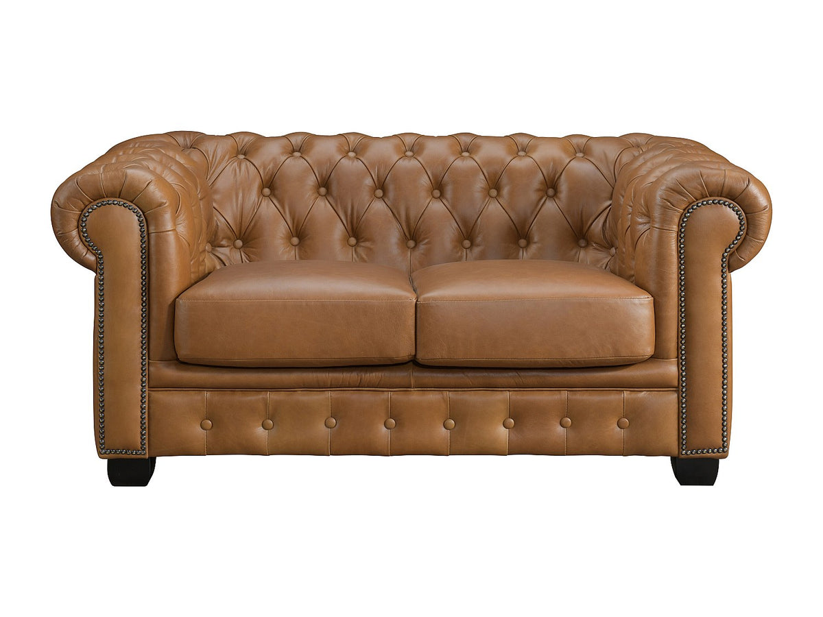 Détail du cuir de buffle pleine fleur du canapé chesterfield BRENTON