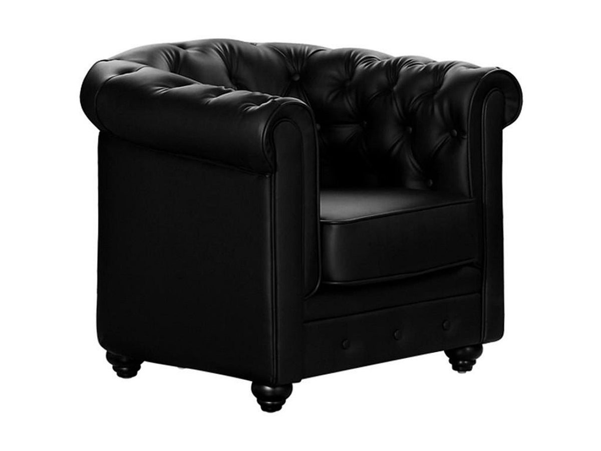 Vue d'ensemble du fauteuil chesterfield IRVING en simili cuir noir