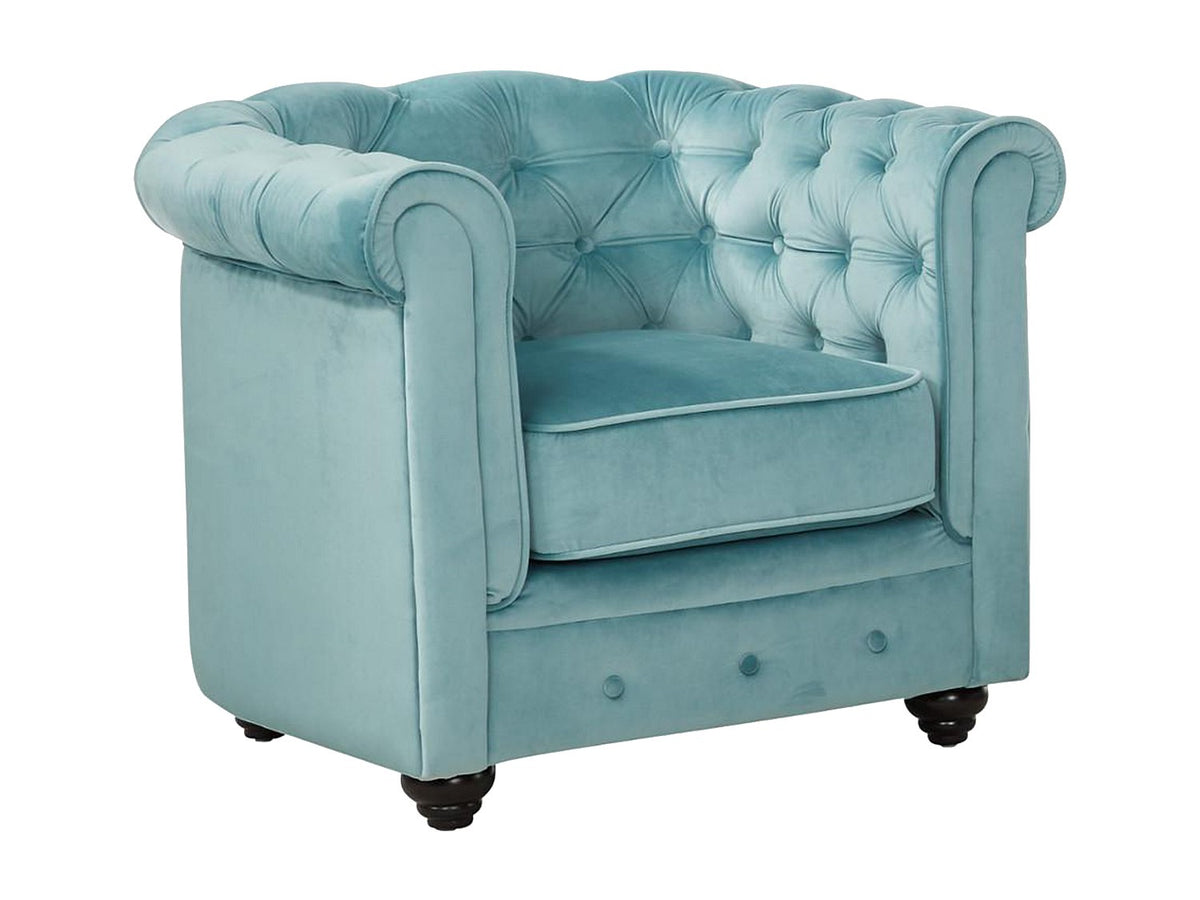Détail du velours bleu ciel du fauteuil chesterfield AVALON