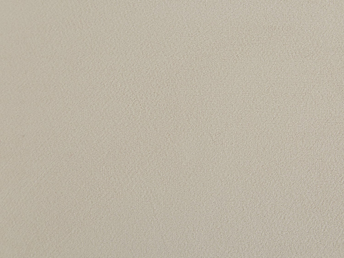 Détail du velours beige et du piètement bois du canapé chesterfield TOLEDO