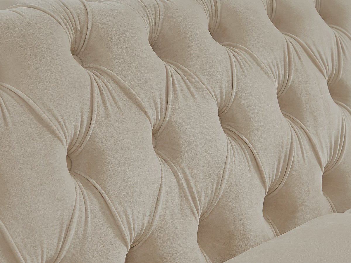 Dossier capitonné du canapé chesterfield NEWPORT velours beige