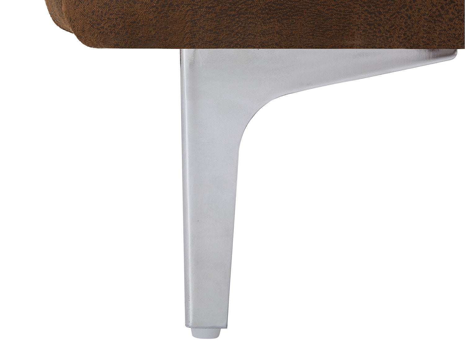 Détail de la microfibre aspect cuir vieilli du fauteuil EDWINA