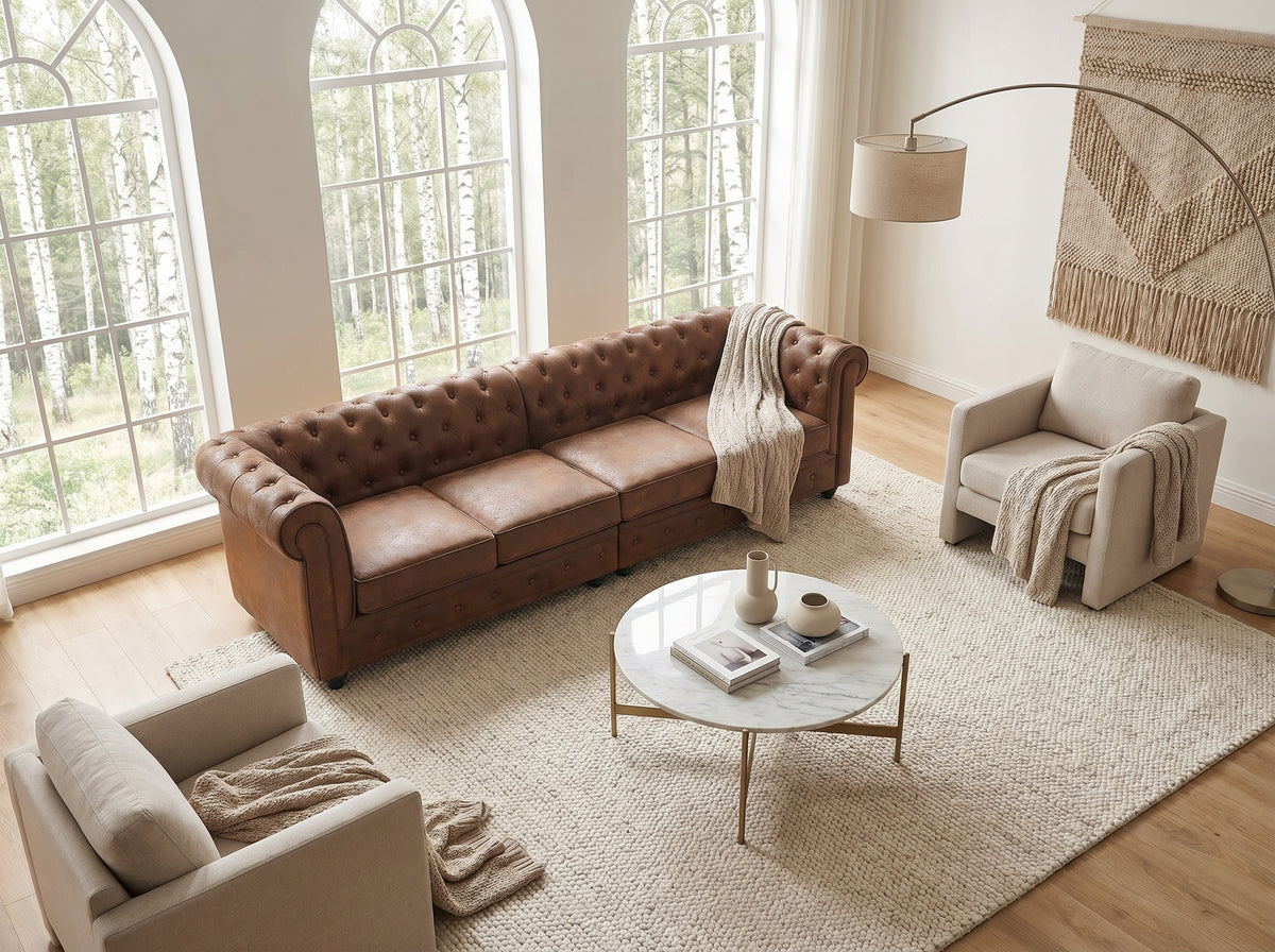Pieds en bois et finition vieillie du canapé chesterfield CARLTON