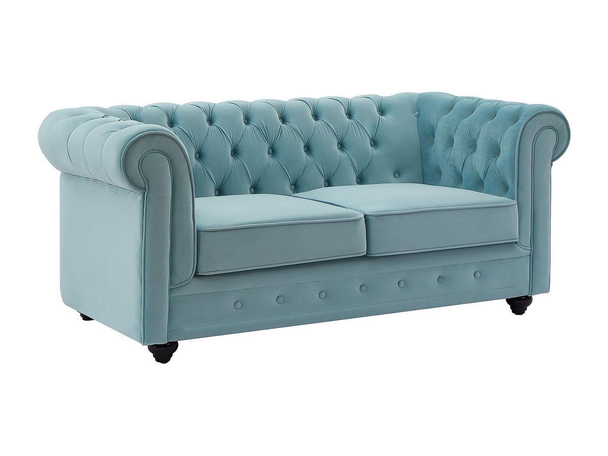 Détail du velours bleu ciel du canapé chesterfield ROCHESTER