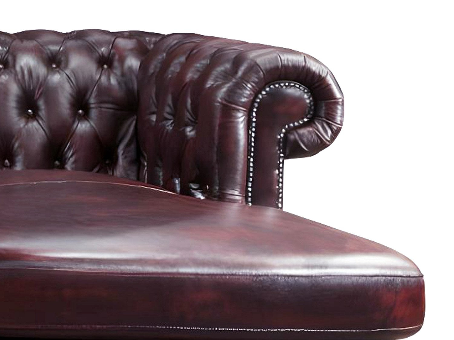 Accoudoirs cloutés du canapé d'angle chesterfield BRENTON bordeaux