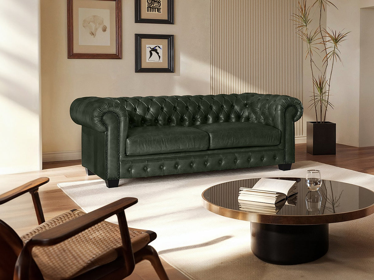 Capitonnage profond du canapé chesterfield BRENTON cuir vert sapin