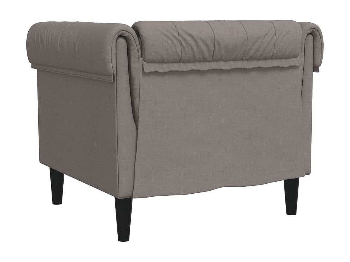 Détail du tissu taupe du fauteuil chesterfield RAMSEY