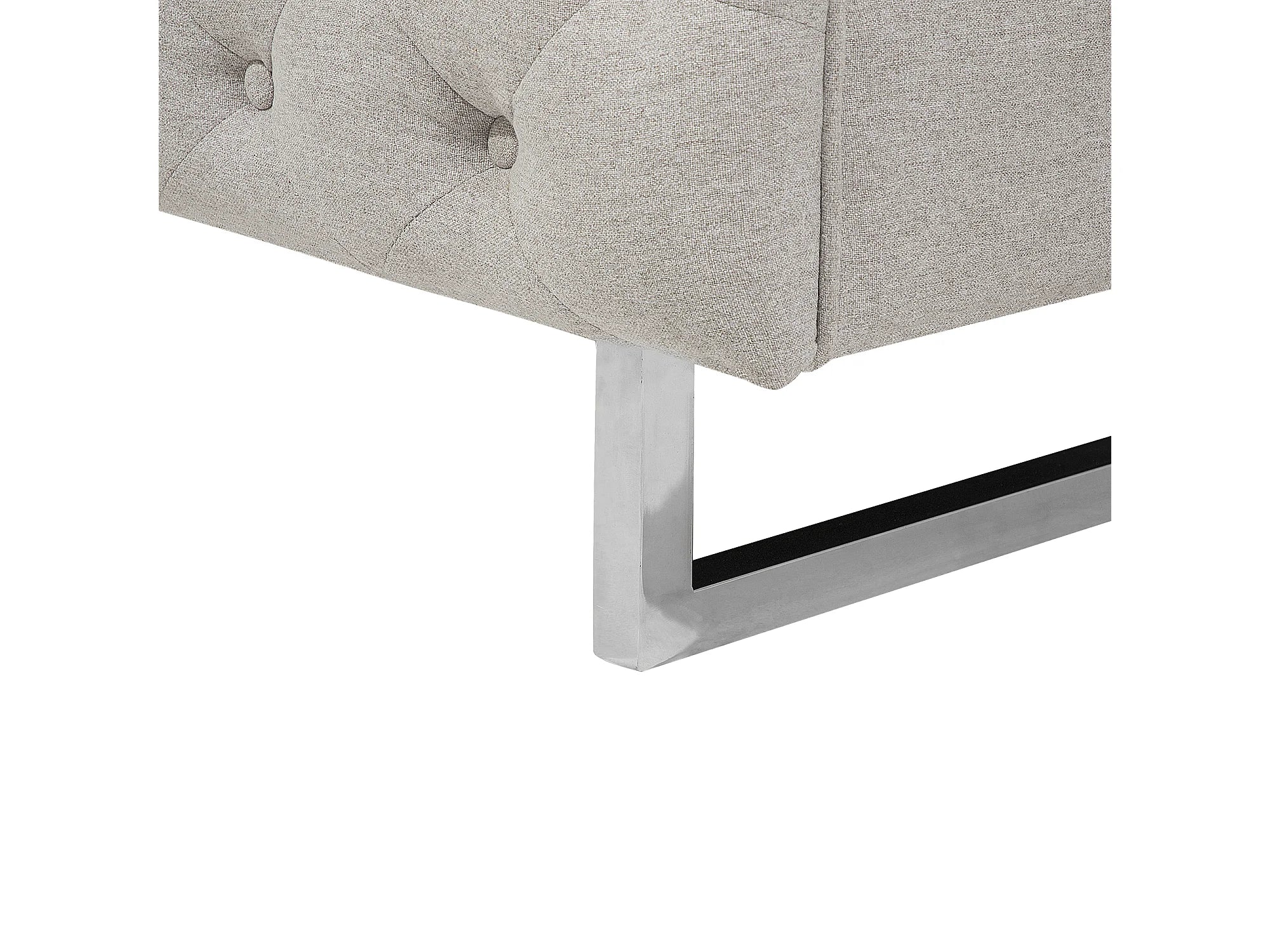 Détail du tissu coton beige du canapé chesterfield VISSLAND