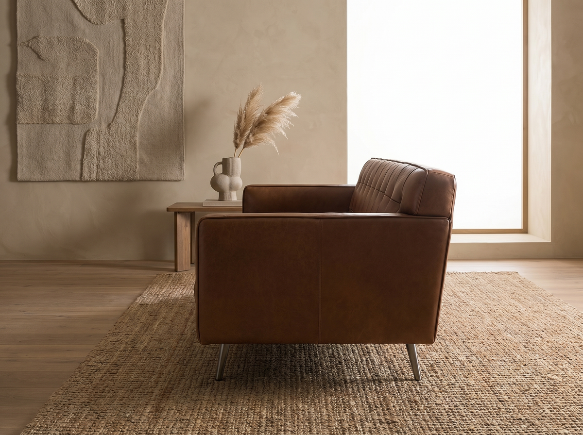 Vue d'ensemble du canapé chesterfield vintage ANGEL CERDA en cuir marron foncé